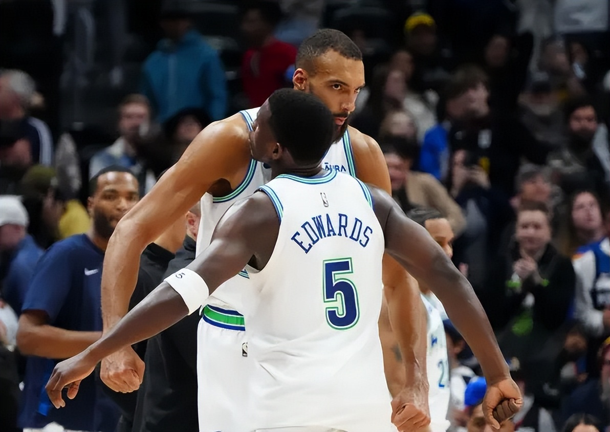 关于明尼苏达森林狼迎德甲关键赛；今晚更衣室发声；更衣室稳定；控场能力受关注的信息