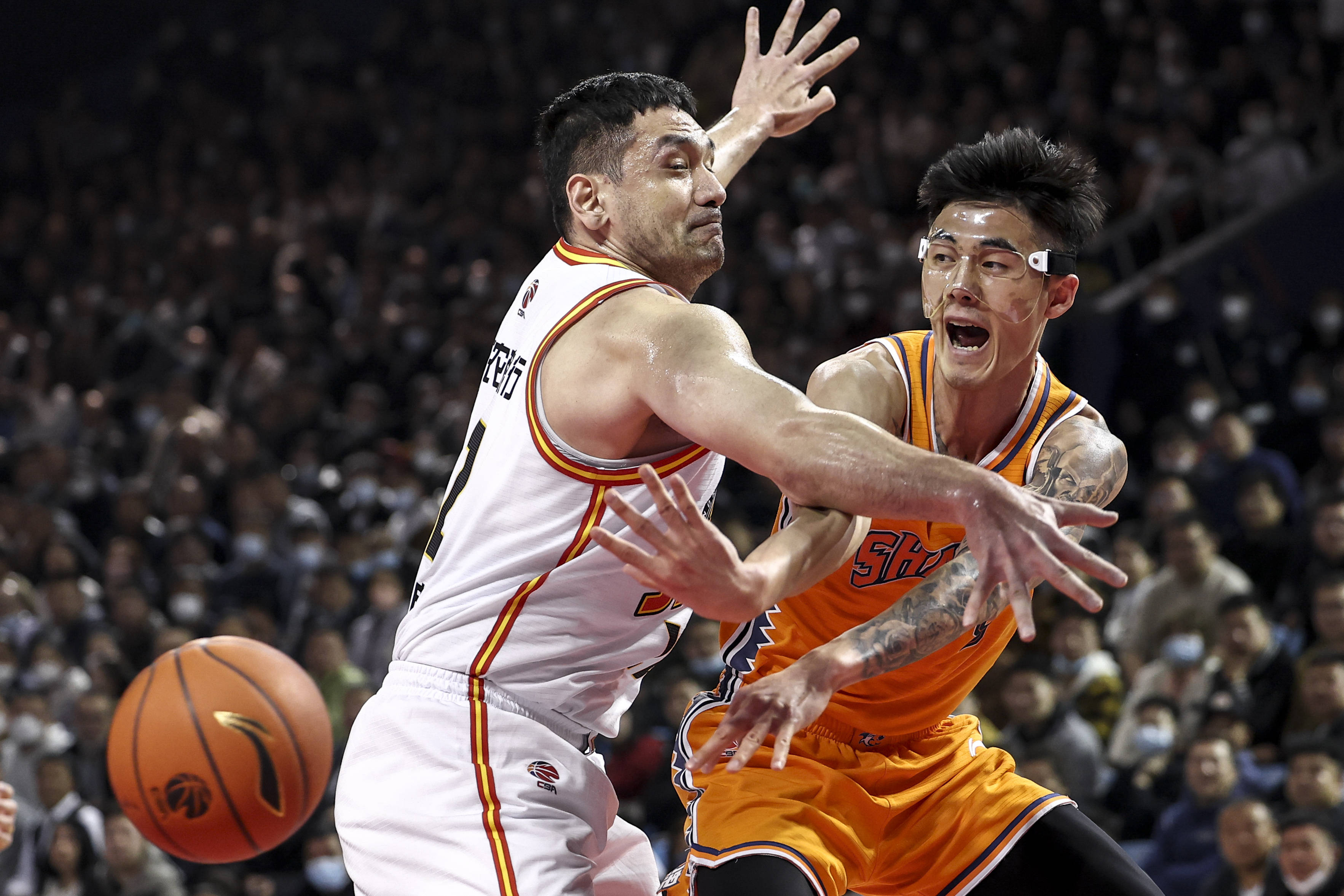 关于上海久事迎CBA季后赛关键赛，今夜篮板制胜，管理层满意，训练强度明显提升的信息