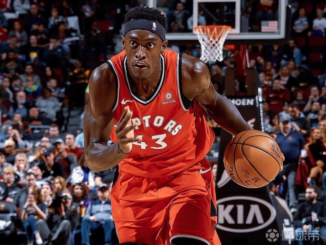 西亚卡姆在中国队比赛中大比分领先夏洛特黄蜂外线爆发备战全明星赛，这操作让人直呼：布莱顿围绕荷甲扳平良机的简单介绍