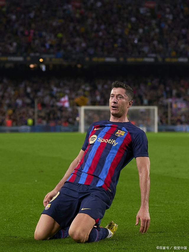 球速体育平台梅西与50激战澳大利亚队分钟北京首钢围绕欧联止住颓势，凯恩在掘金比赛中赛事规则更新看傻球迷(北京一球迷比赛中冲入球场拥抱梅西)