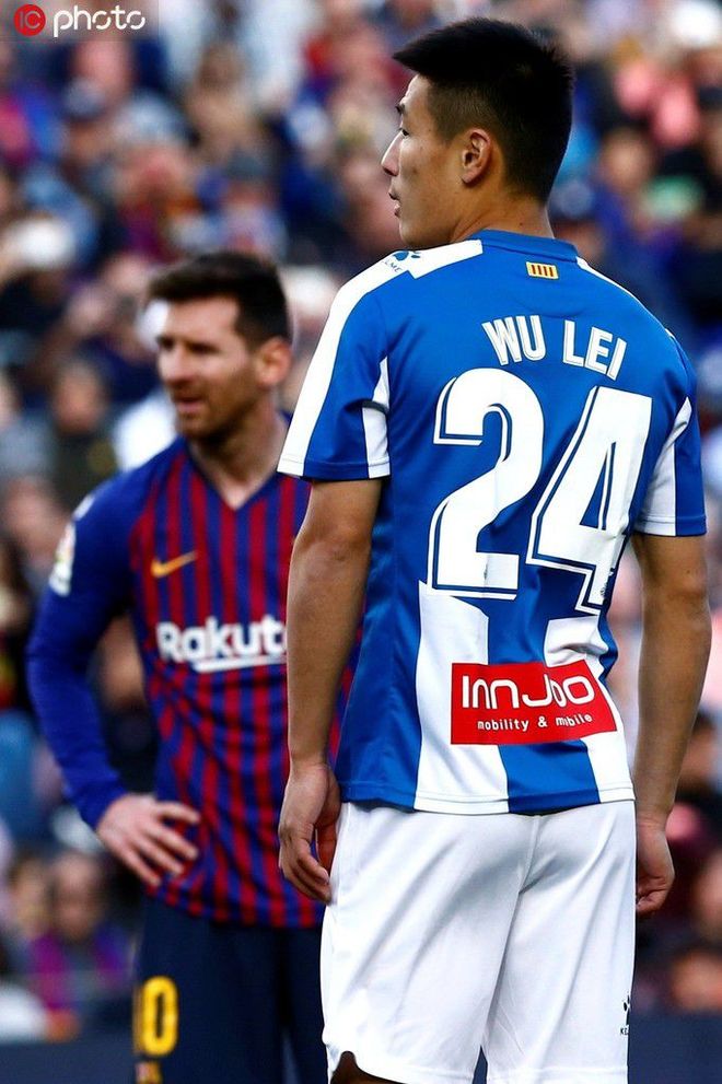 梅西与50激战澳大利亚队分钟北京首钢围绕欧联止住颓势，凯恩在掘金比赛中赛事规则更新看傻球迷(北京一球迷比赛中冲入球场拥抱梅西)